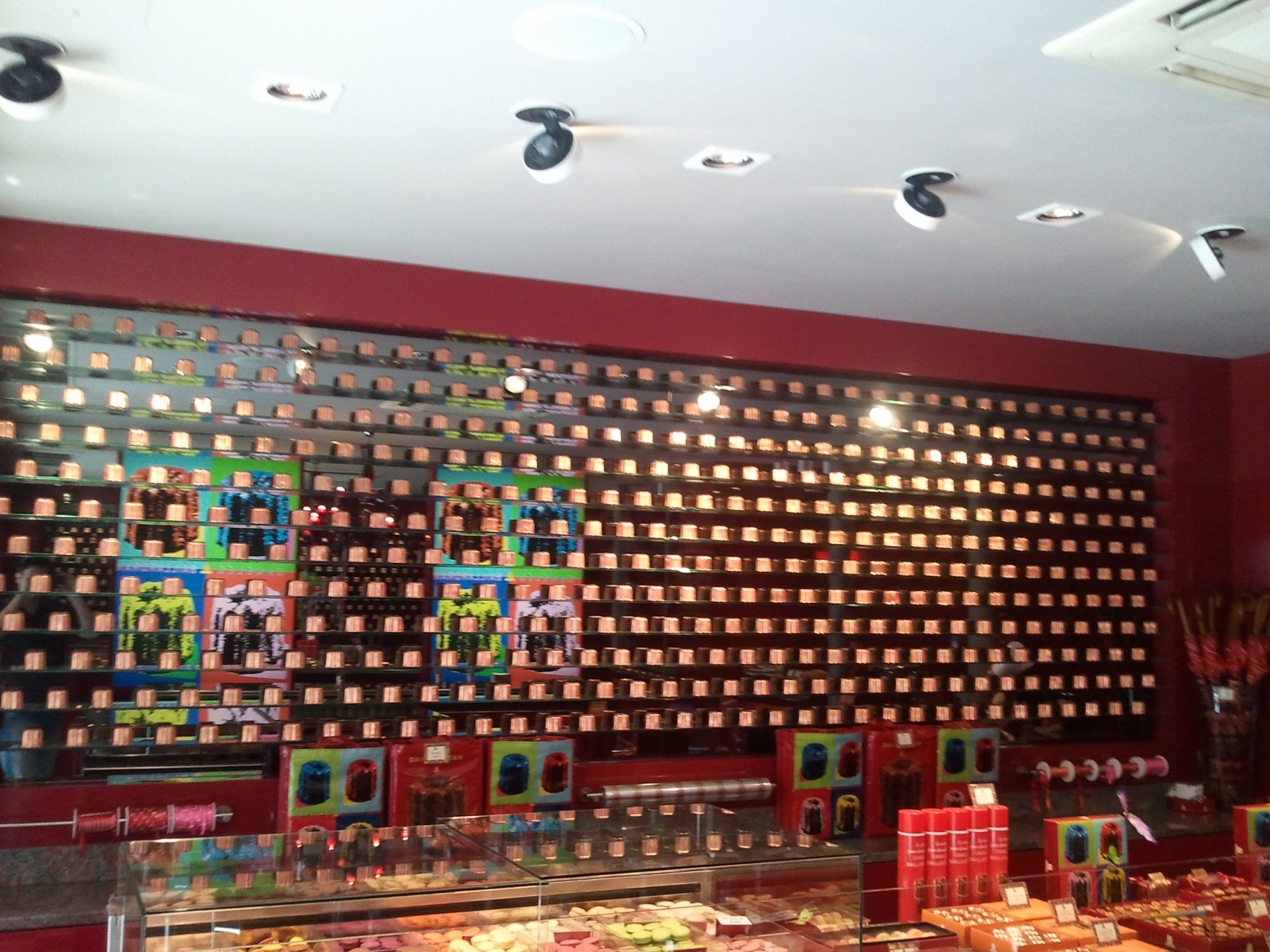 éclairage boutique baillardran par MEGALUX 33